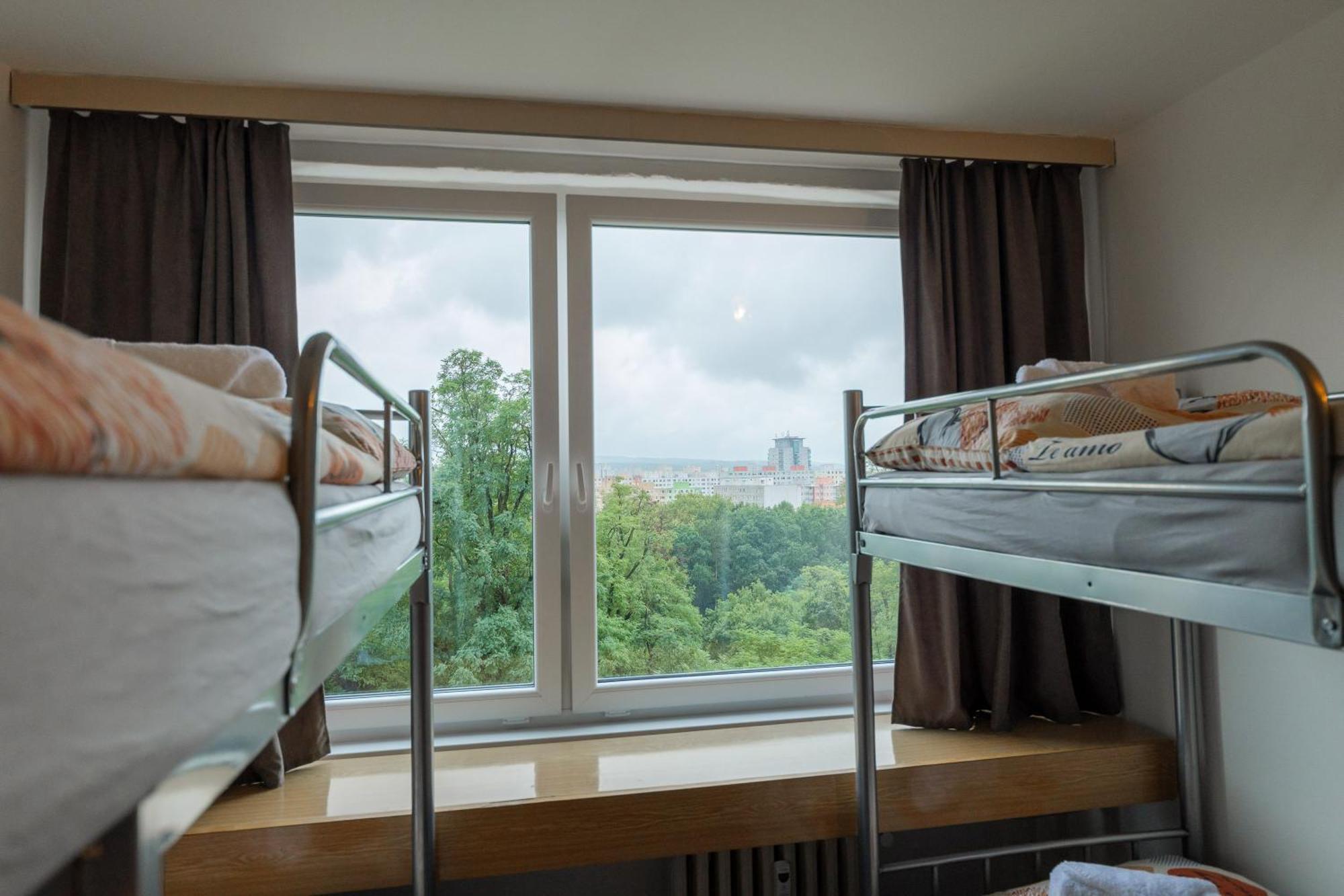 Tvm Tower Modrany Hostel Prága Kültér fotó