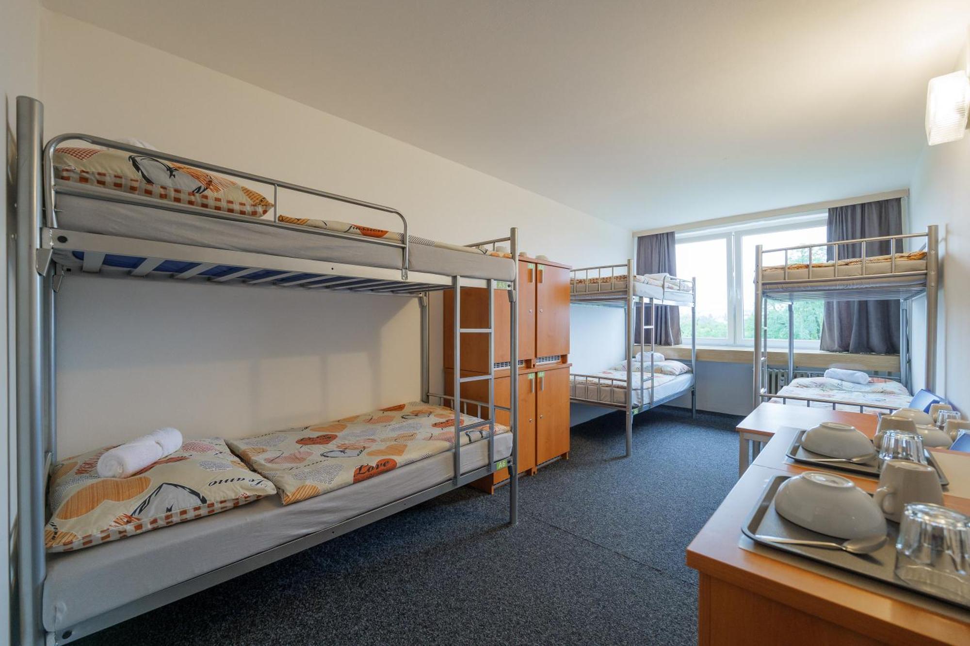 Tvm Tower Modrany Hostel Prága Kültér fotó