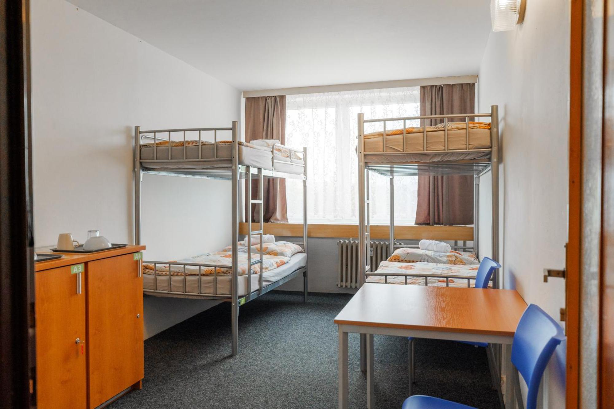 Tvm Tower Modrany Hostel Prága Kültér fotó