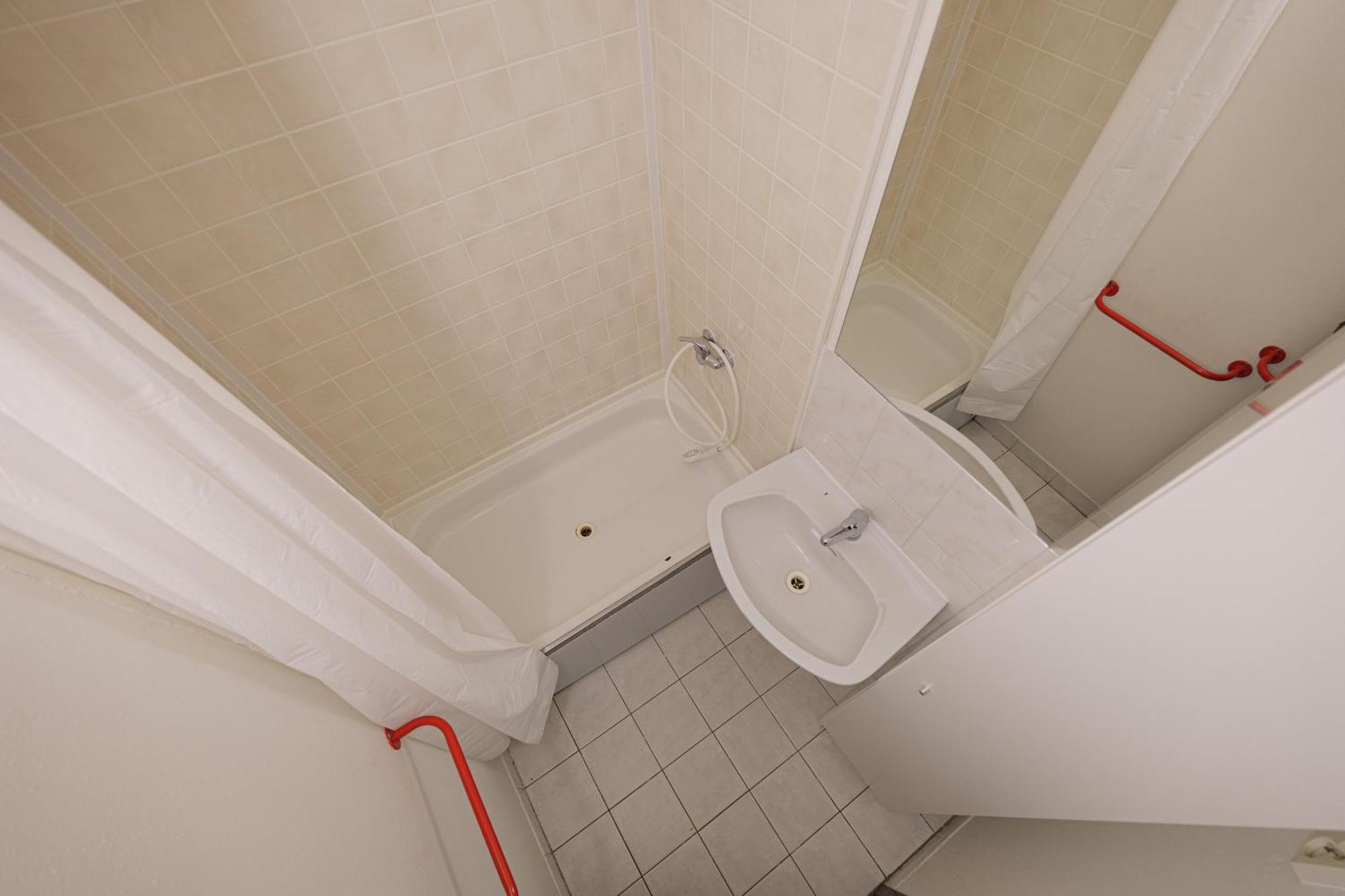 Tvm Tower Modrany Hostel Prága Kültér fotó