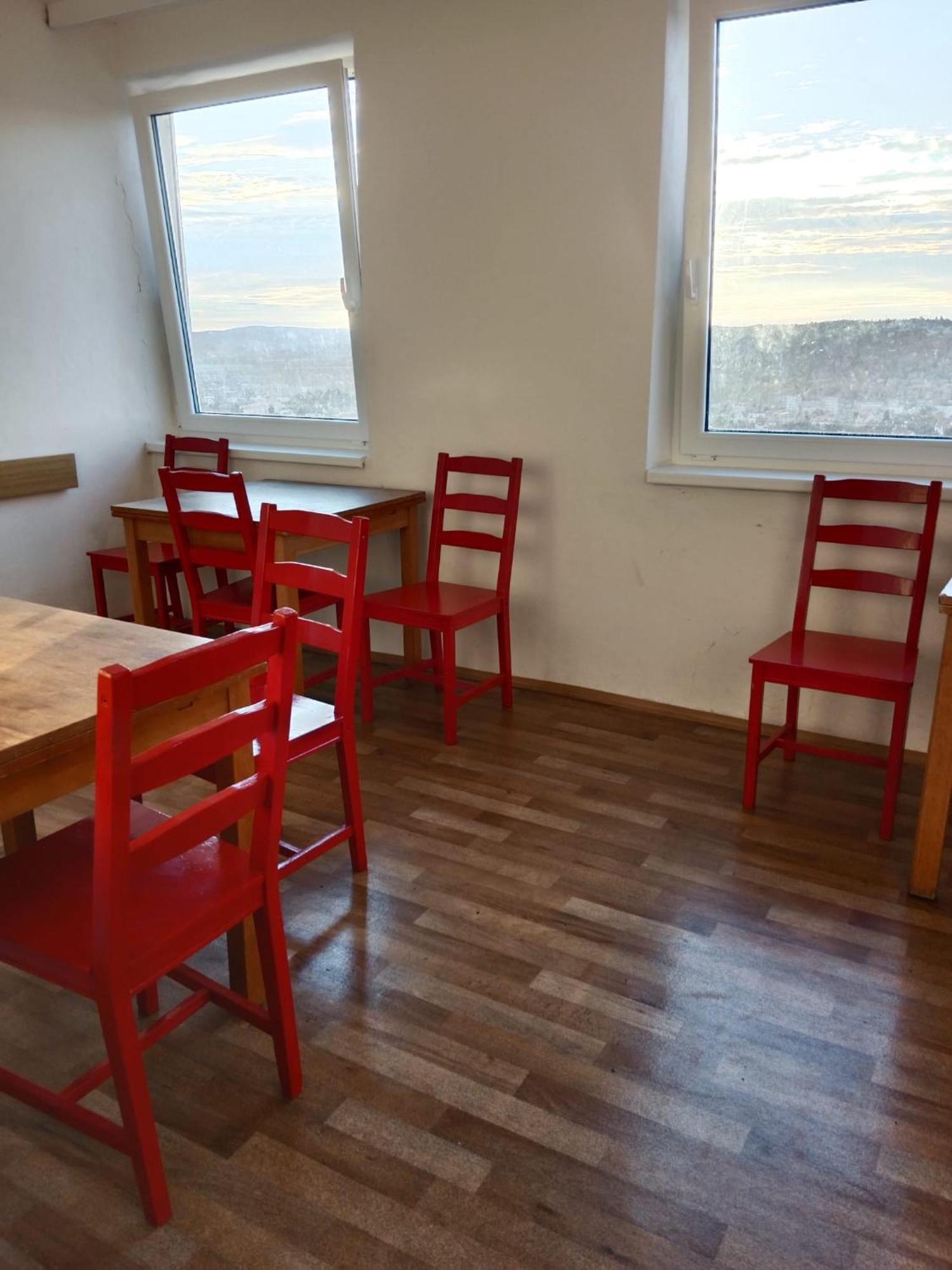 Tvm Tower Modrany Hostel Prága Kültér fotó