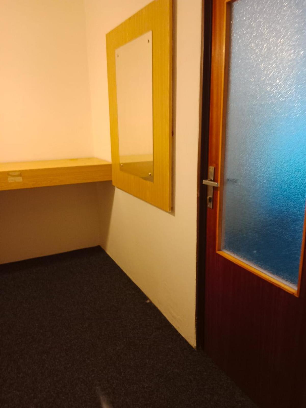 Tvm Tower Modrany Hostel Prága Kültér fotó