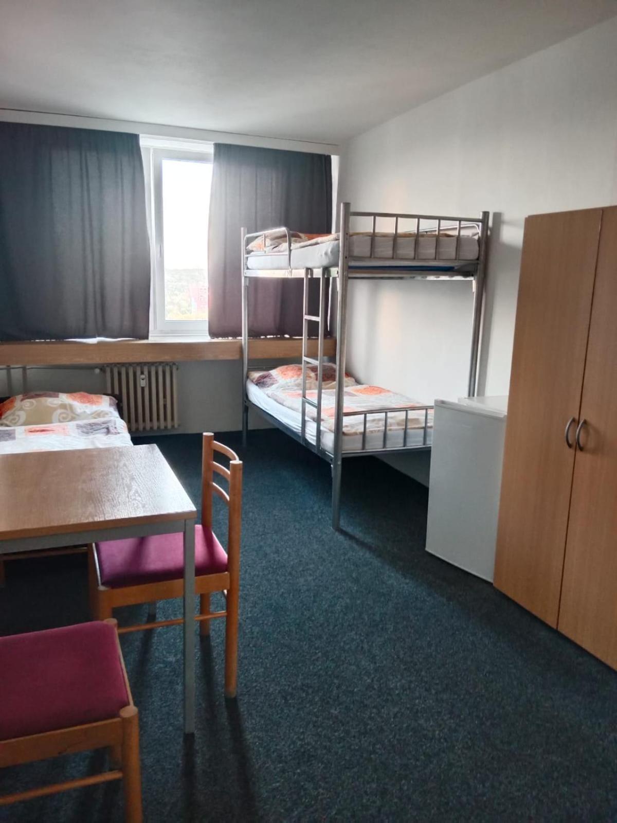 Tvm Tower Modrany Hostel Prága Kültér fotó